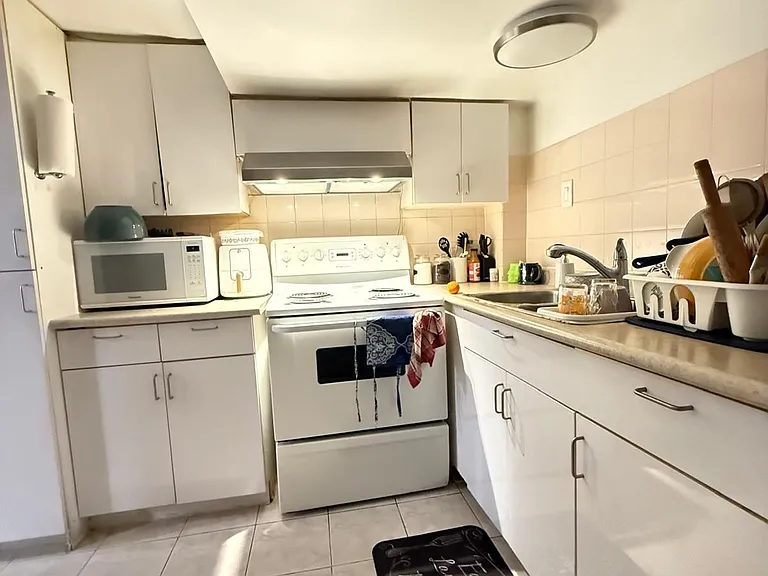 20 Castlebury Cres N #BASEMENT — Photo 10