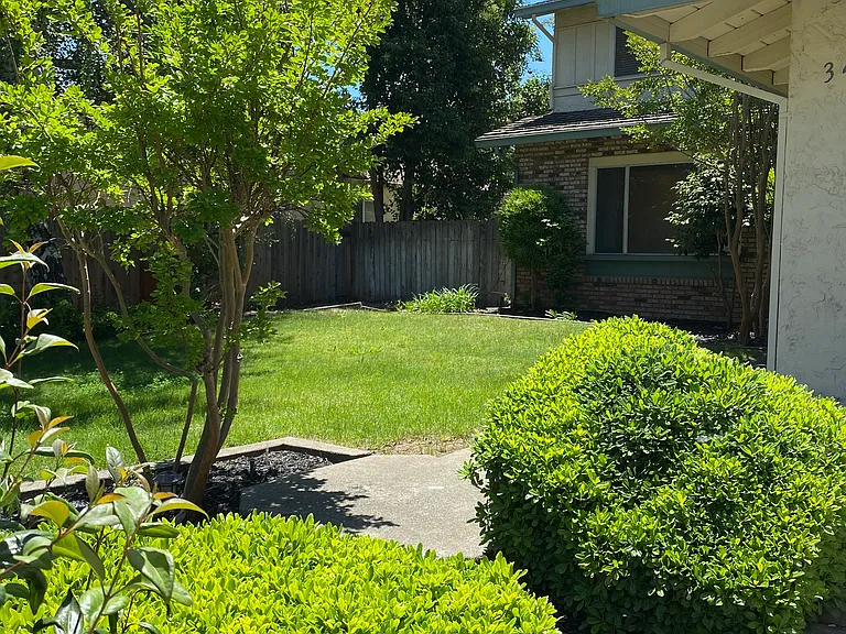 3445 Quincey Ln — Photo 3