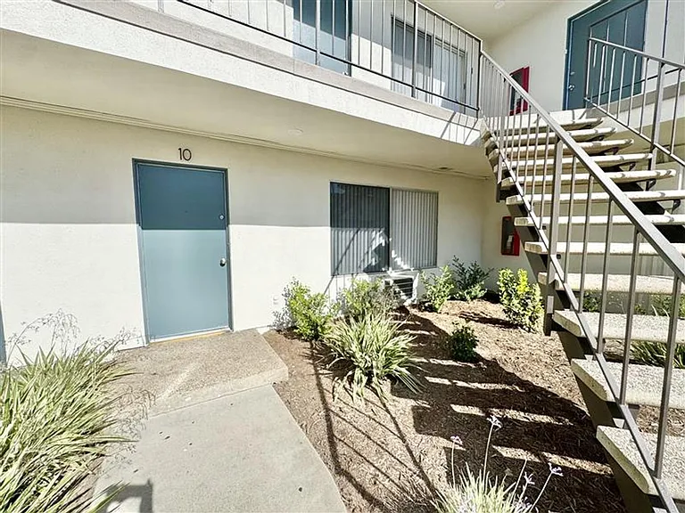 11075 Westminster Ave — Photo 21