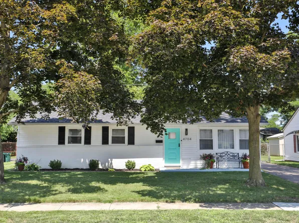 4704 Hillcrest St N, Hilliard, OH 43026