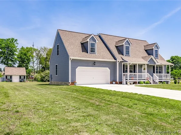 206 Pointers Dr, West Point, VA 23181