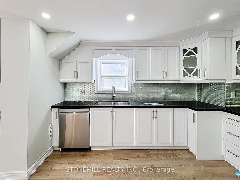 727 College Ave — Photo 29