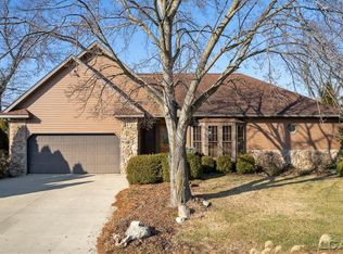 812 Outer Dr, Tecumseh, MI 49286