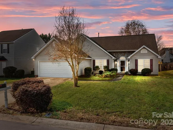 2918 Compton Ct NW, Concord, NC 28027