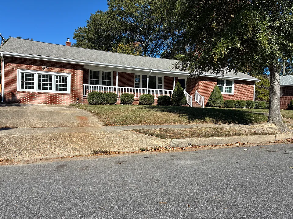 2414 Heutte Dr