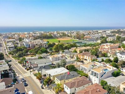 707 8th St, Hermosa Beach, CA, 90254