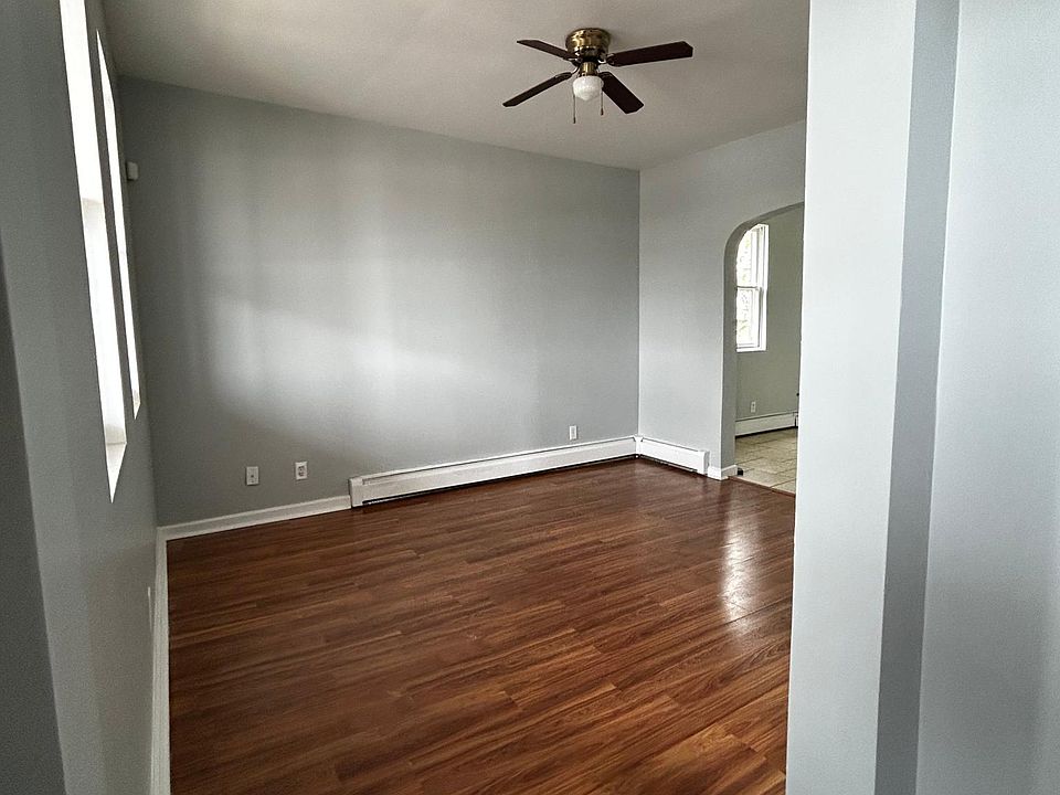 1st image of 2300 Schrage Ave #1