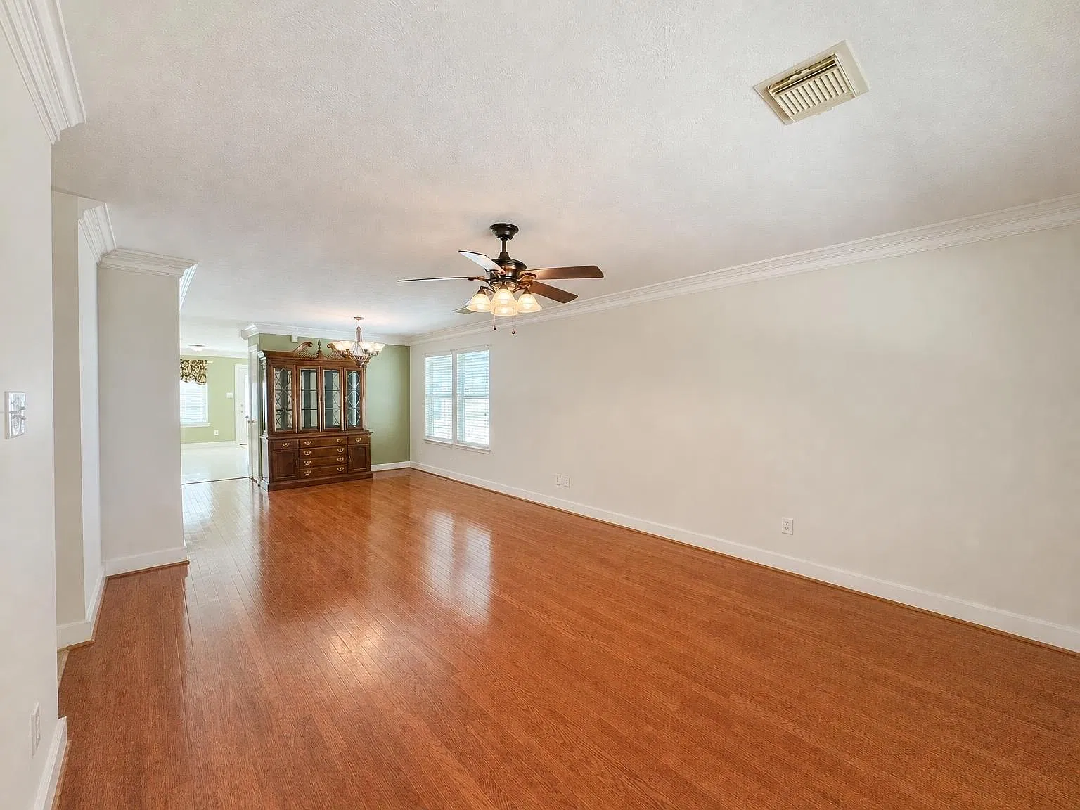 3 bed, 2.0 bath, 1310 sqft, $1,775 — Photo 4