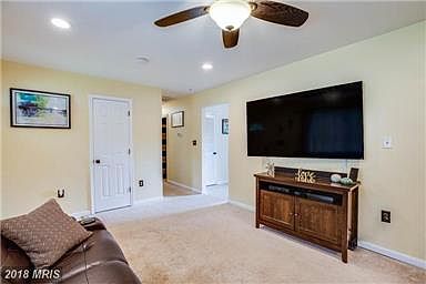 4th image of 75 Pegs Ln