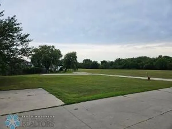 3959 & 3961 33rd St S, Fargo, ND 58104