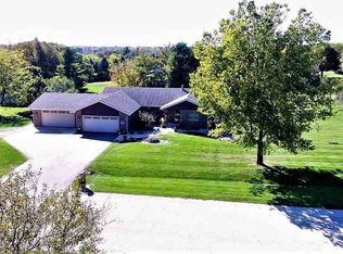 7958 Cricklewood Dr, Roscoe, IL 61073