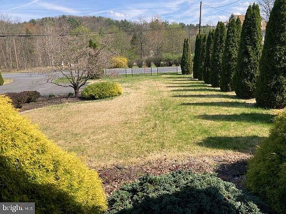 3rd image of 1220 Valley Rd