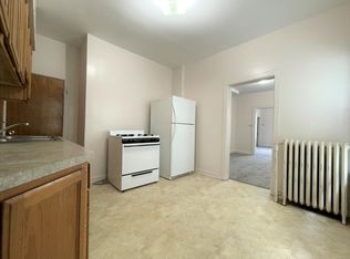 3121-3123 W Madison St, Milwaukee, WI 53215
