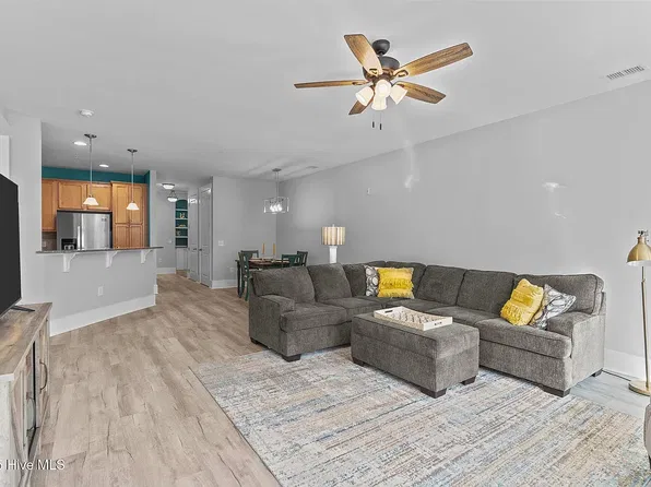 2537 Saint James Dr SE APT 102, Southport, NC 28461