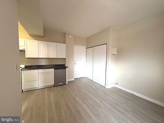 4th image of 1001 Saint Paul St Unit 8J