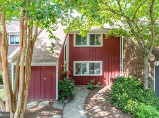 1454 Greenmont Ct, Reston, VA 20190