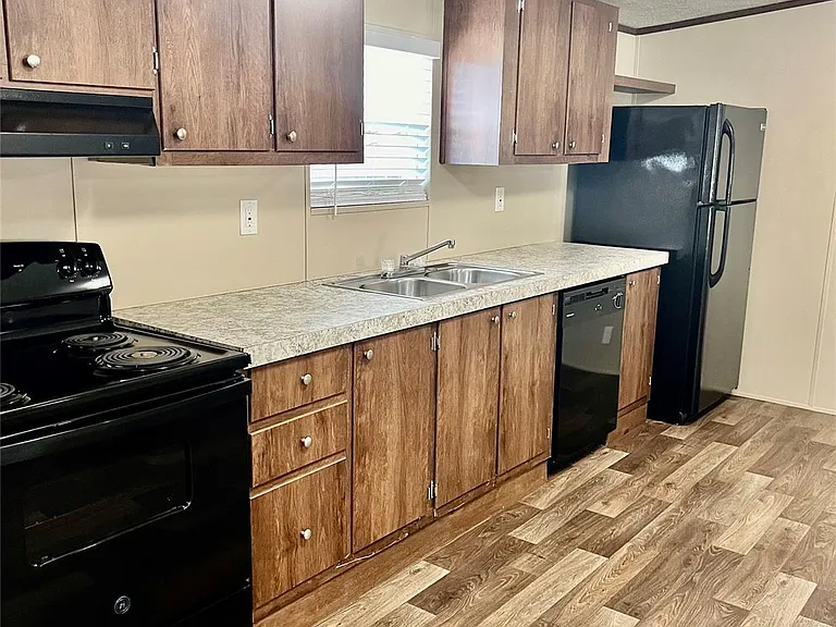 24418 Tree Ln — Photo 7