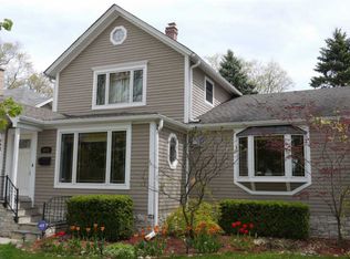 1012 Ridge Rd, Wilmette, IL 60091