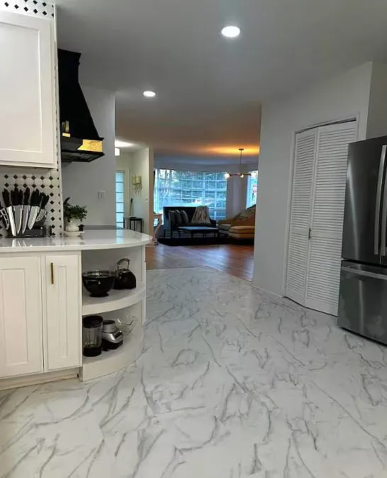 203 W Rockspring St — Photo 4