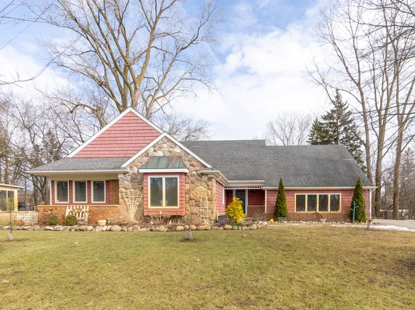 24320 Glenda St, Novi, MI 48375