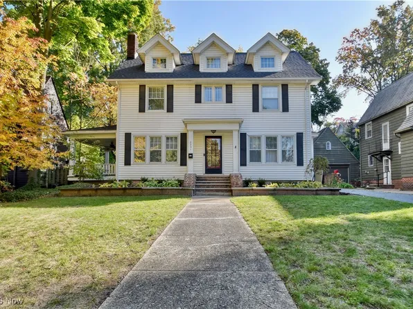 2241 Delaware Dr, Cleveland Heights, OH 44106