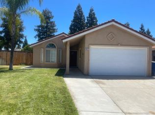 5523 W Vartikian Ave, Fresno, CA 93722