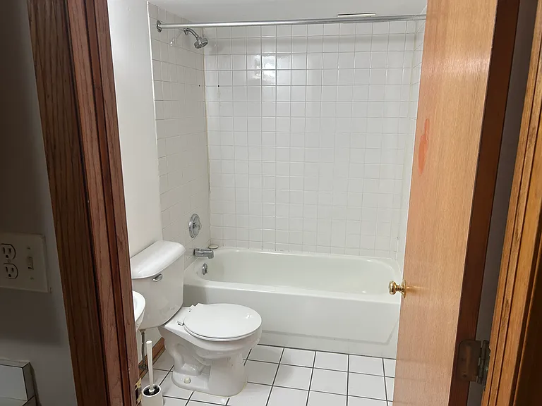 1361 W Sunnyside Ave #G — Photo 7