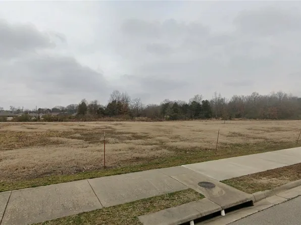 1900 Fairway Blvd #73, Russellville, AR 72802