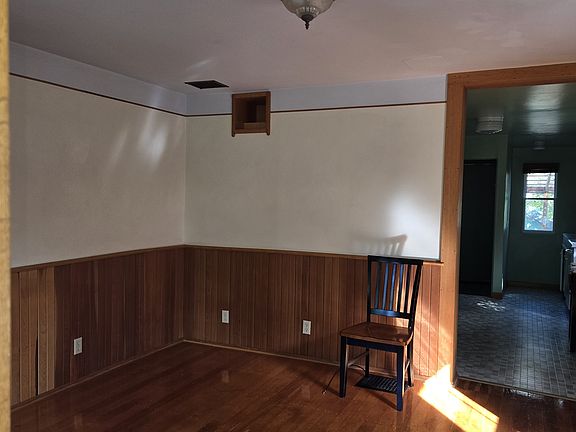 4th image of 318 N 3rd Ave
