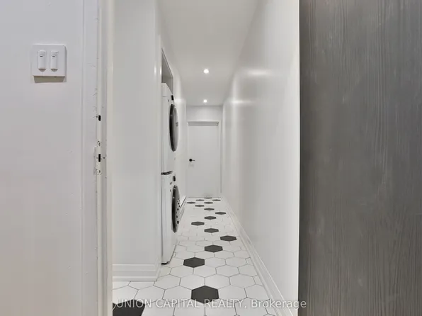 612 Gerrard St E, Toronto, ON
