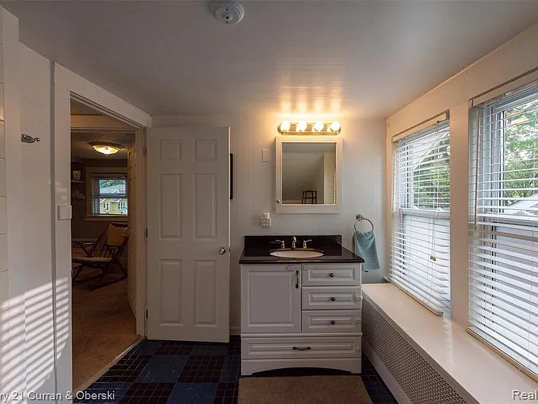 523 E Farnum Ave — Photo 24