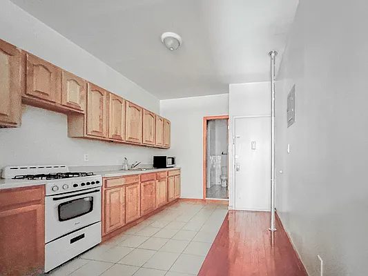 Rented by Metropolitan Property Group | media 9