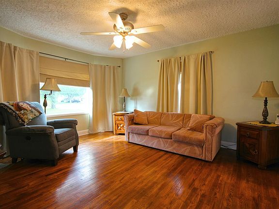 5th image of 2403 Twilight St