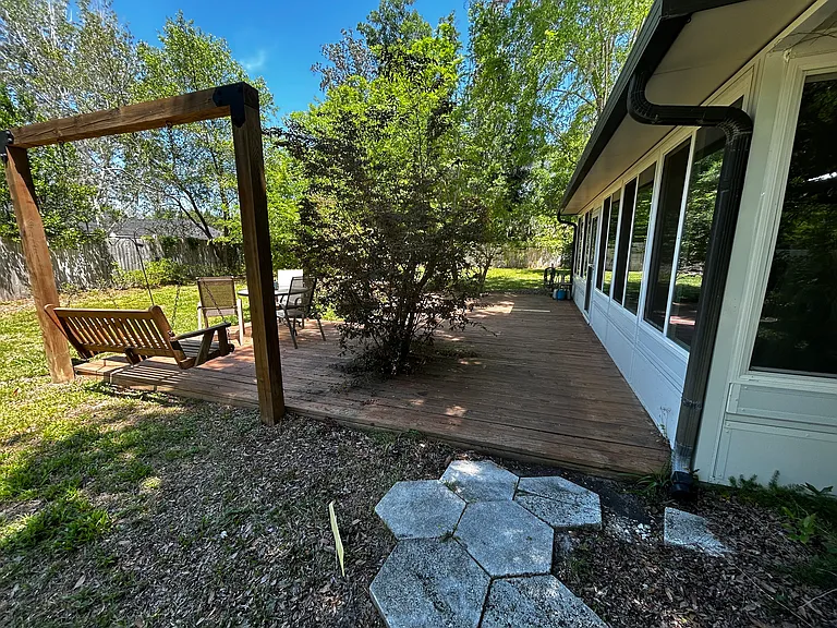 162 NW Palmetto Blvd — Photo 4
