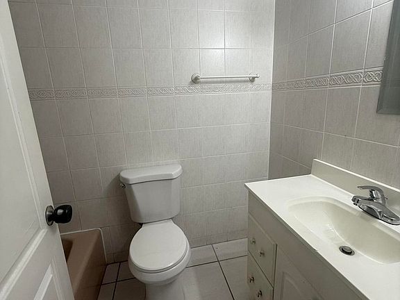 3rd image of 1185 Mulberry Place