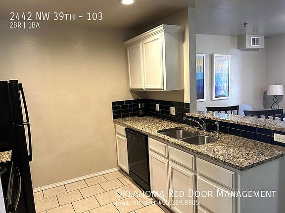 3rd image of 2442 NW 39th St #103