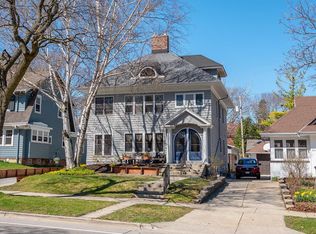 3467 N Maryland Ave, Milwaukee, WI