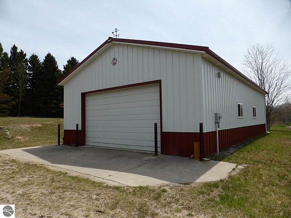 3rd image of 1193 Pilgrim Hwy