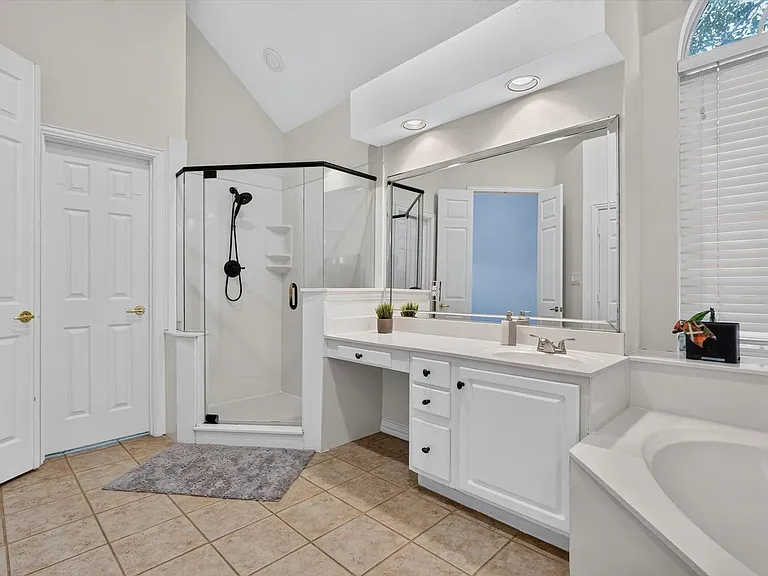 4730 Hampshire Dr — Photo 21