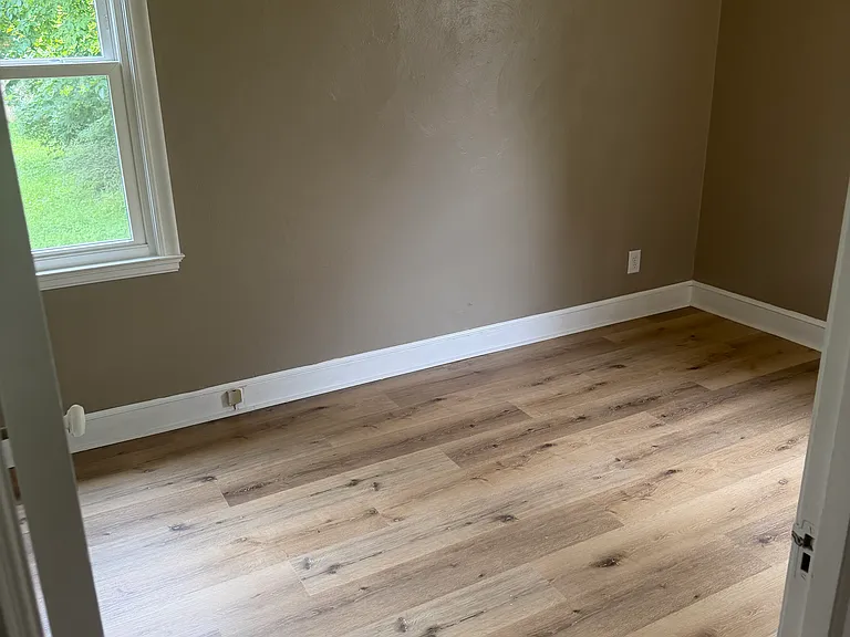 593 Cline Ave — Photo 5