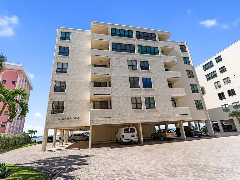 97 Sunset Dr #201 — Photo 44