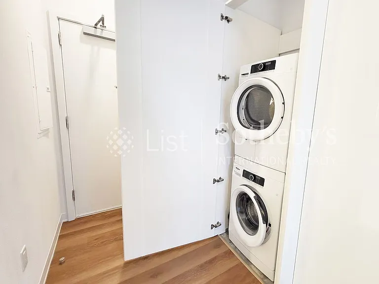 987 Queen St #806 — Photo 8