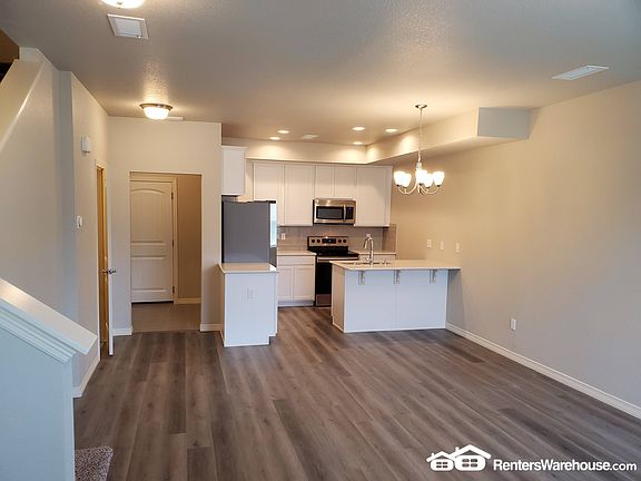 2nd image of 1688 Grand Ave #4