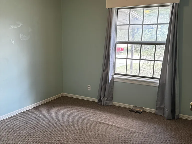 5702 Kentford Cir — Photo 12