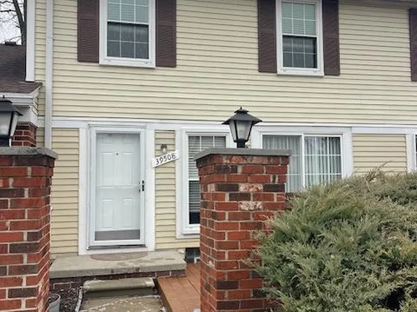 39508 Old Dominion Dr, Clinton Township, MI 48038