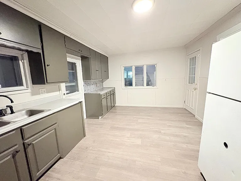 308 Bronson Ave — Photo 5