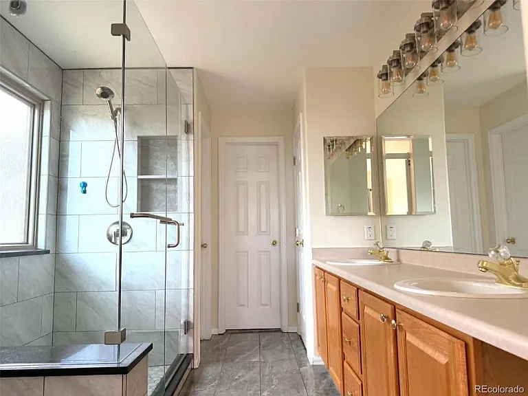 5922 Instone Cir — Photo 8