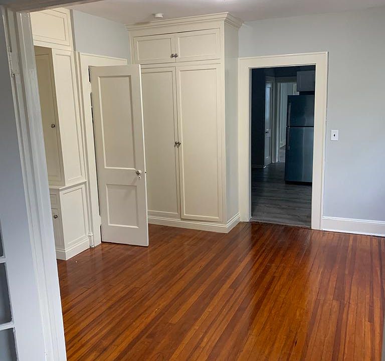 31 Woodland Pl Stamford CT Zillow