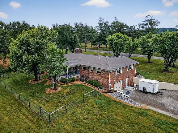 5th image of 1755 Burgess Falls Rd