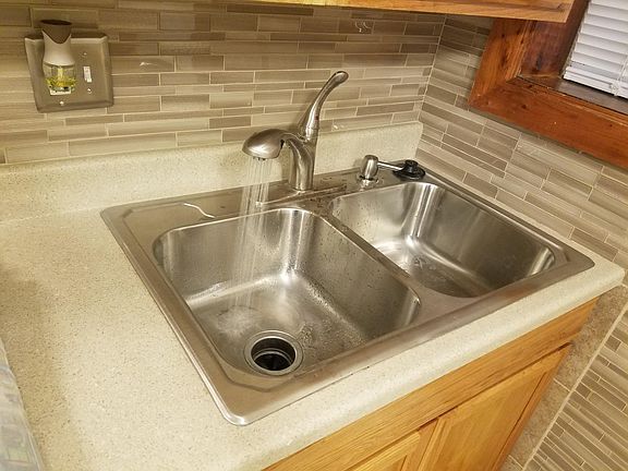 3rd image of 1622 Bainbridge St APT 1R